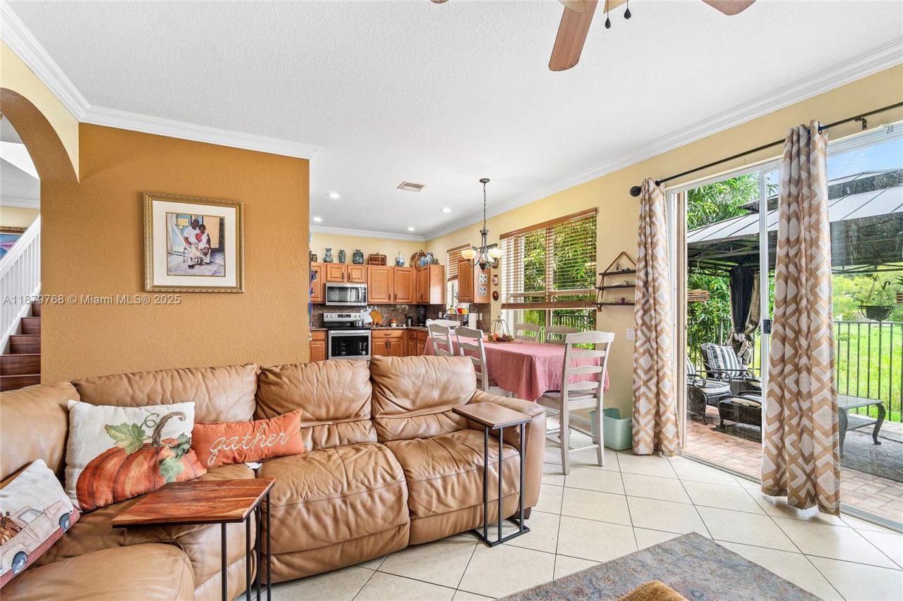 571 Calamint Pt, Royal Palm Beach, FL 33411 Photo