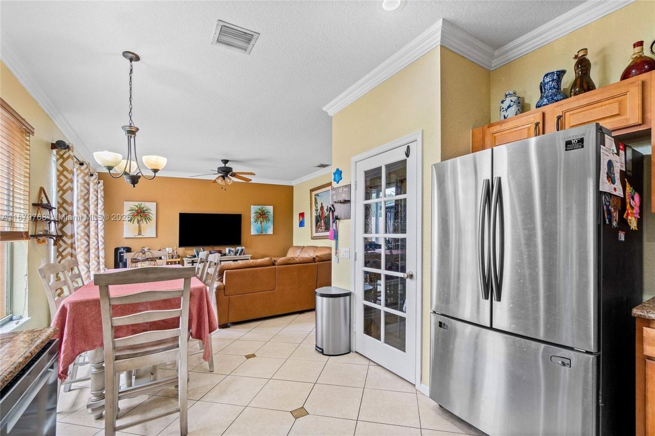 571 Calamint Pt, Royal Palm Beach, FL 33411 Photo