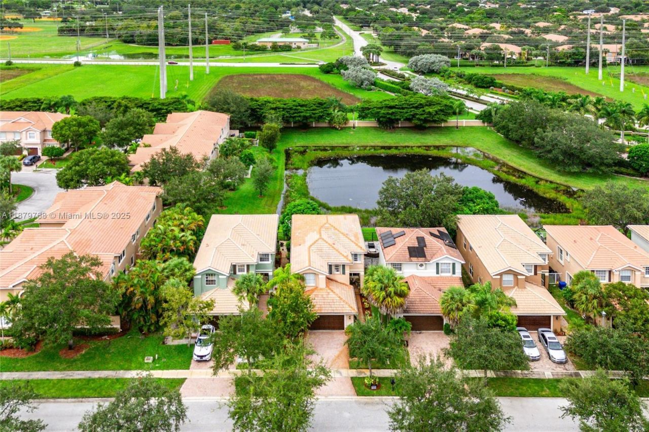 571 Calamint Pt, Royal Palm Beach, FL 33411 Photo