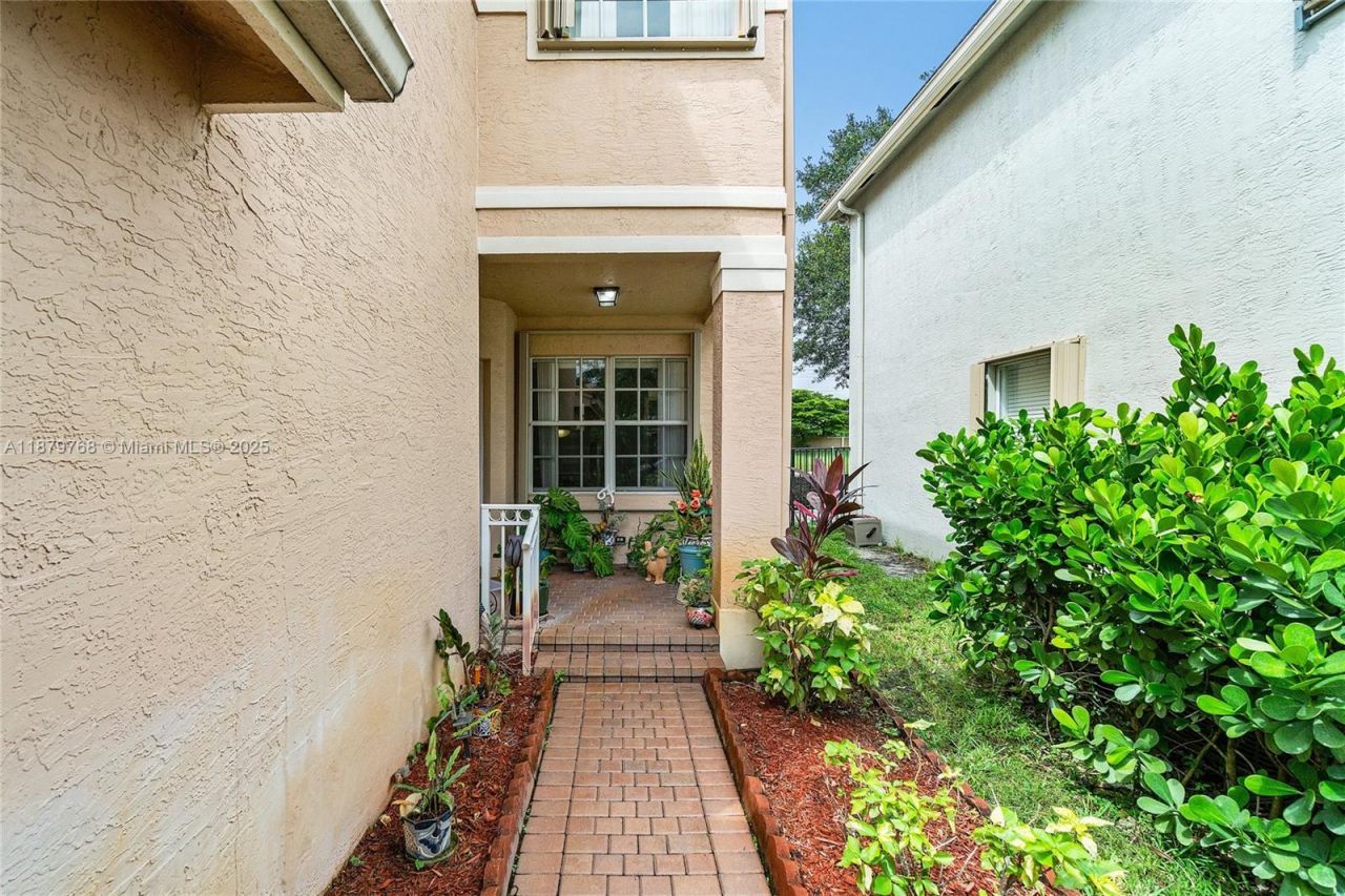 571 Calamint Pt, Royal Palm Beach, FL 33411 Photo