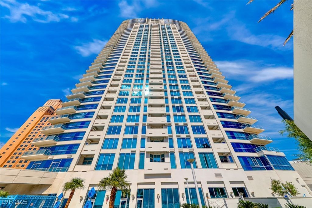 2700 Las Vegas Boulevard, Unit 906, Las Vegas, NV 89109 Main Photo