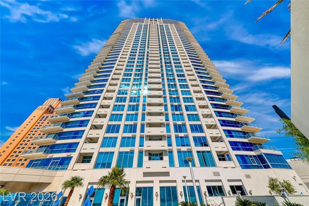 2700 Las Vegas Boulevard, Unit 906, Las Vegas, NV 89109 Main Photo