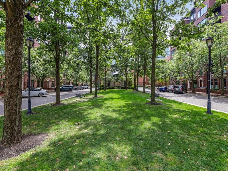 251 Daniel Burnham Square, Unit 405, Columbus, OH 43215 Photo 5