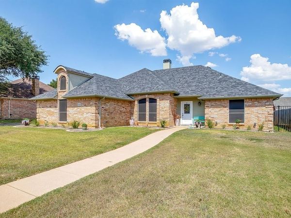105 Shorewood Place, Joshua, TX 76058