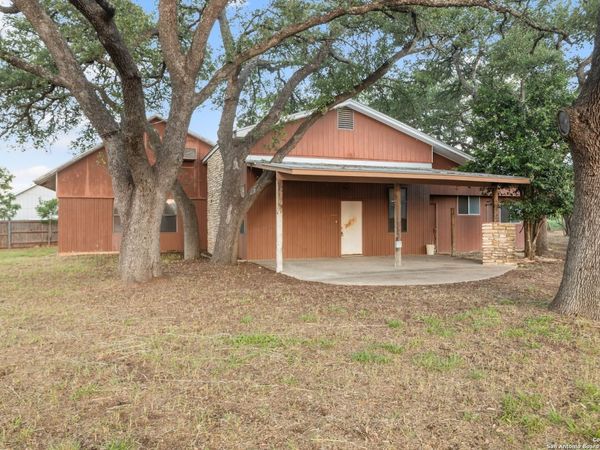 604 N Cherry St, Fredericksburg, TX 78624