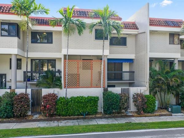 1401 NE 9 ST, Unit 23, Fort Lauderdale, FL 33304