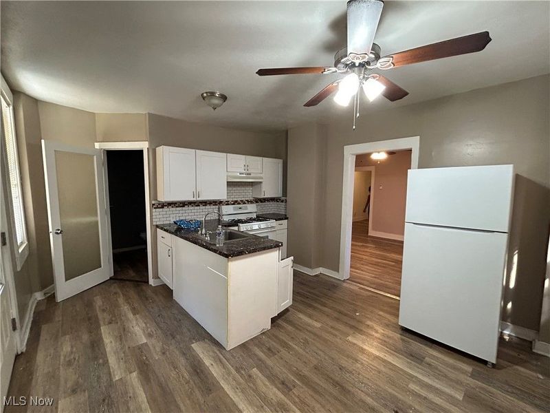 4407 Clinton Avenue, Cleveland, OH 44113 Photo 13