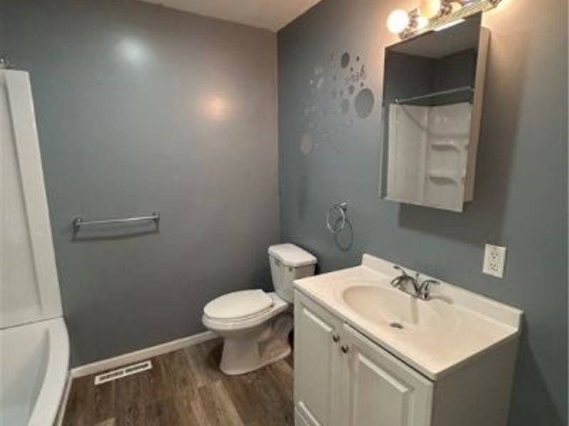 4407 Clinton Avenue, Cleveland, OH 44113 Photo 14