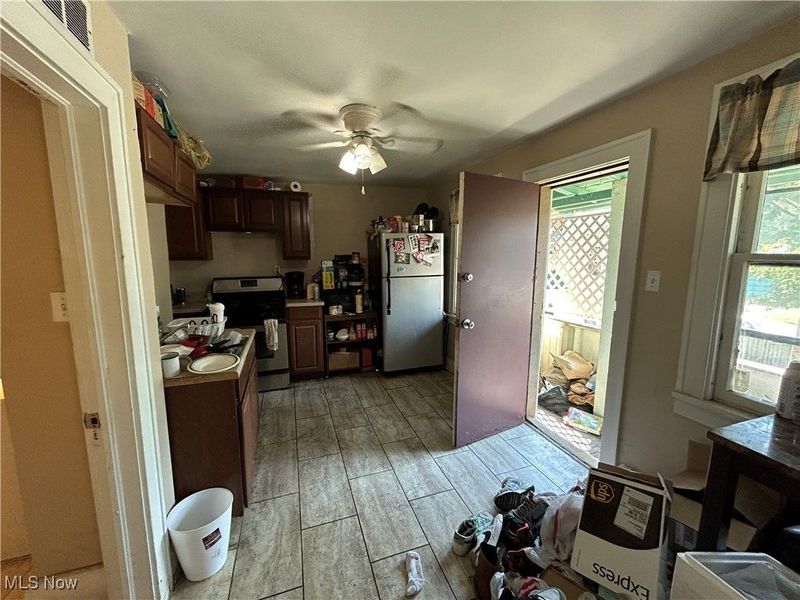 4407 Clinton Avenue, Cleveland, OH 44113 Photo 28