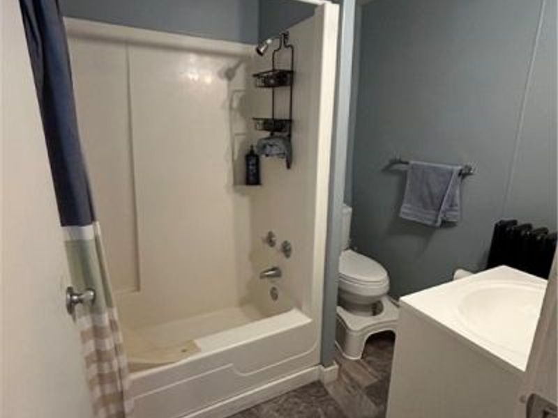 4407 Clinton Avenue, Cleveland, OH 44113 Photo 5