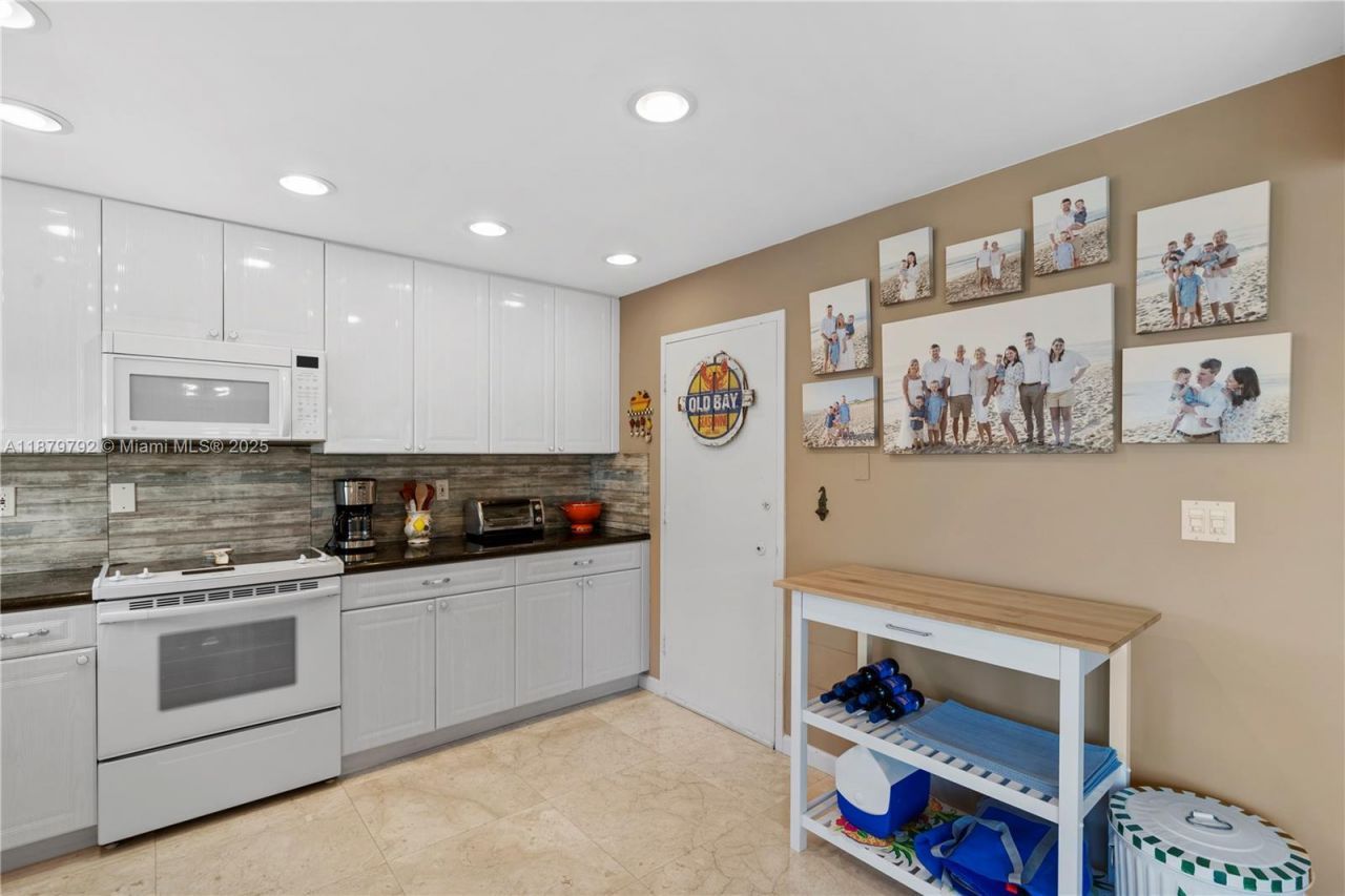 3550 Galt Ocean Dr, Unit 111, Fort Lauderdale, FL 33308 Photo