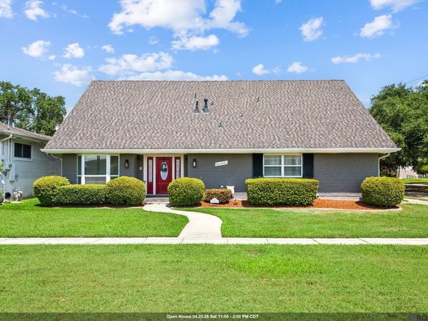 5001 Avron Dr, Metairie, LA 70006