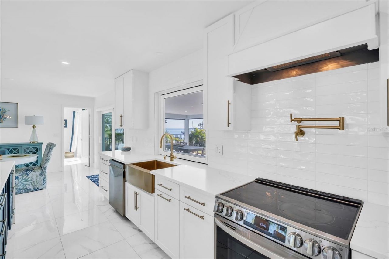 540 Dolphin Avenue Se, Saint Petersburg, FL 33705 Photo