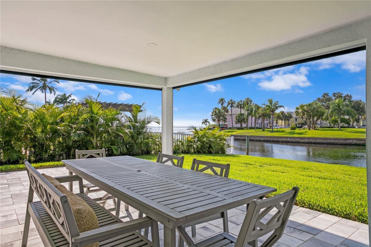 540 Dolphin Avenue Se, Saint Petersburg, FL 33705 Photo