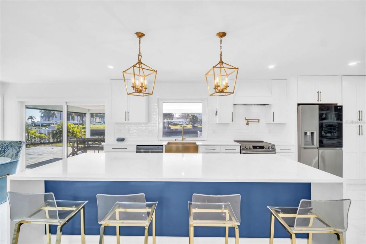 540 Dolphin Avenue Se, Saint Petersburg, FL 33705 Photo