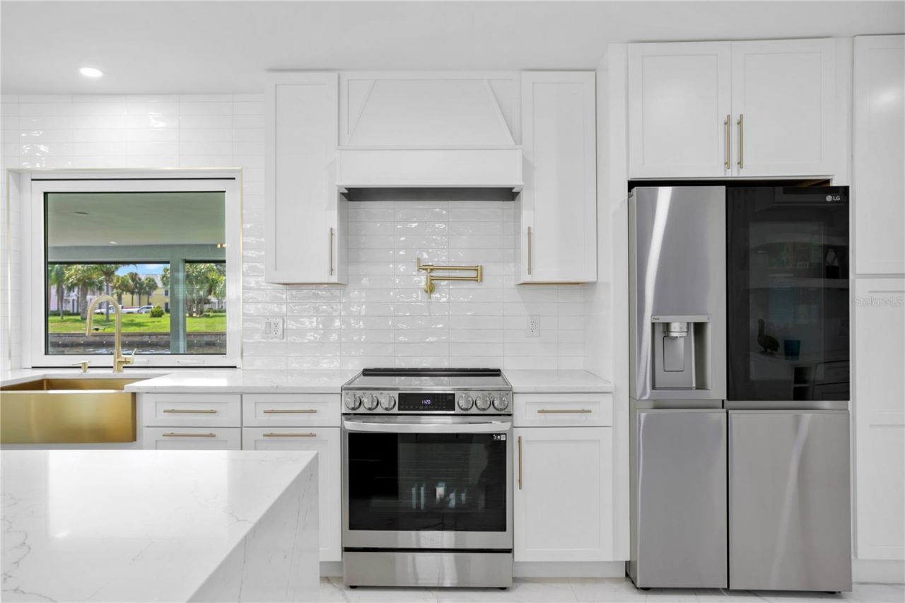 540 Dolphin Avenue Se, Saint Petersburg, FL 33705 Photo