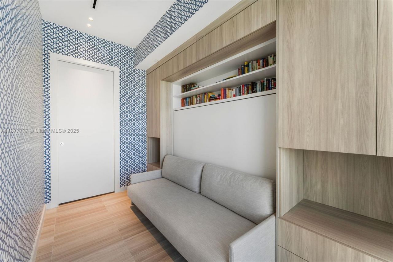 4701 N Meridian Ave, Unit 512, Miami Beach, FL 33140 Photo