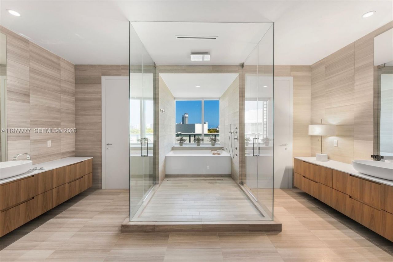 4701 N Meridian Ave, Unit 512, Miami Beach, FL 33140 Photo