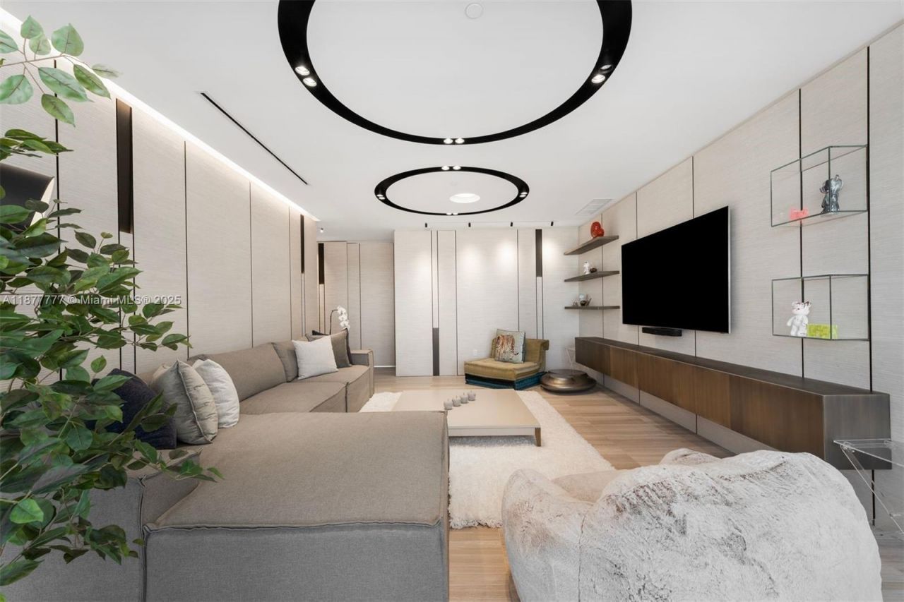 4701 N Meridian Ave, Unit 512, Miami Beach, FL 33140 Photo