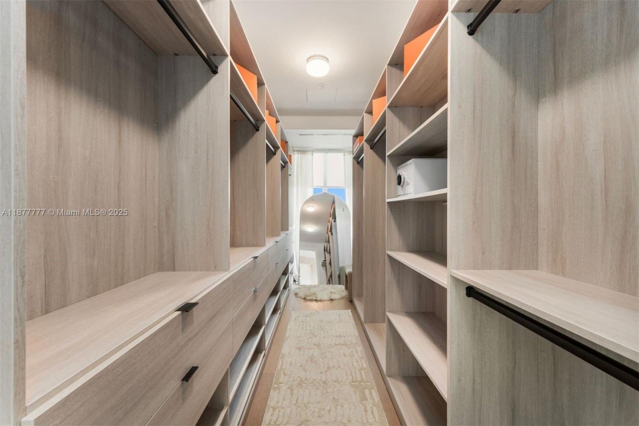 4701 N Meridian Ave, Unit 512, Miami Beach, FL 33140 Photo