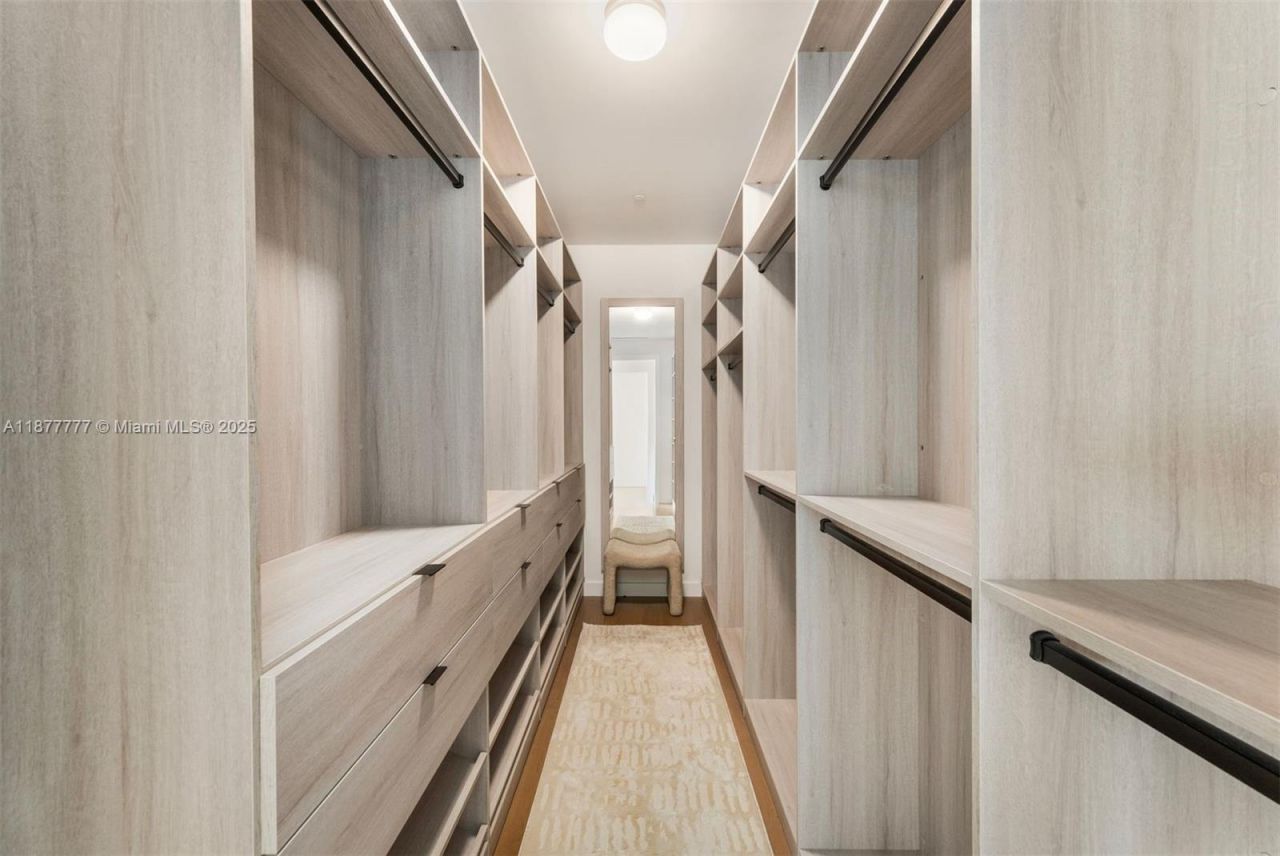 4701 N Meridian Ave, Unit 512, Miami Beach, FL 33140 Photo