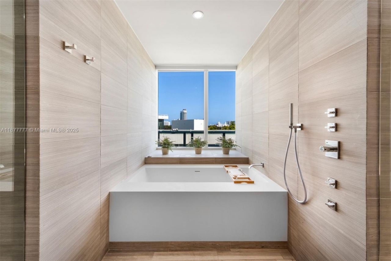 4701 N Meridian Ave, Unit 512, Miami Beach, FL 33140 Photo