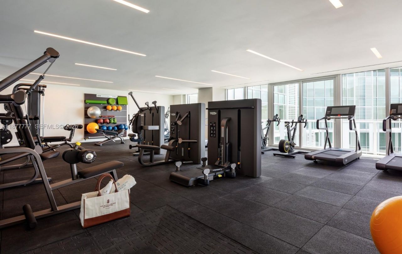 4701 N Meridian Ave, Unit 512, Miami Beach, FL 33140 Photo