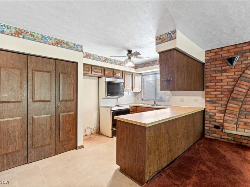 441 Sandhurst Road, Akron, OH 44333 Photo 10