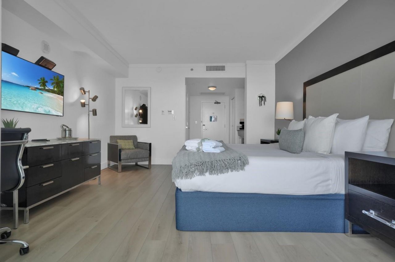 2889 Mcfarlane Road, Unit 1516, Miami, FL 33133 Photo