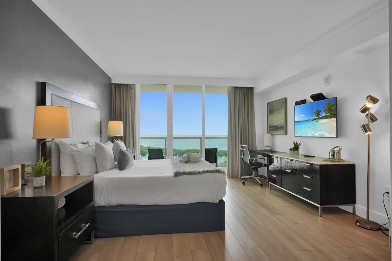 2889 Mcfarlane Road, Unit 1516, Miami, FL 33133 Photo