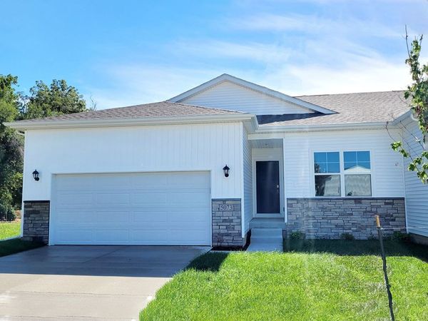 493 Kinley Drive, Waukee, IA 50263