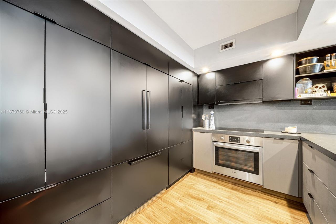 5600 Collins Ave, Unit 12E, Miami Beach, FL 33140 Photo