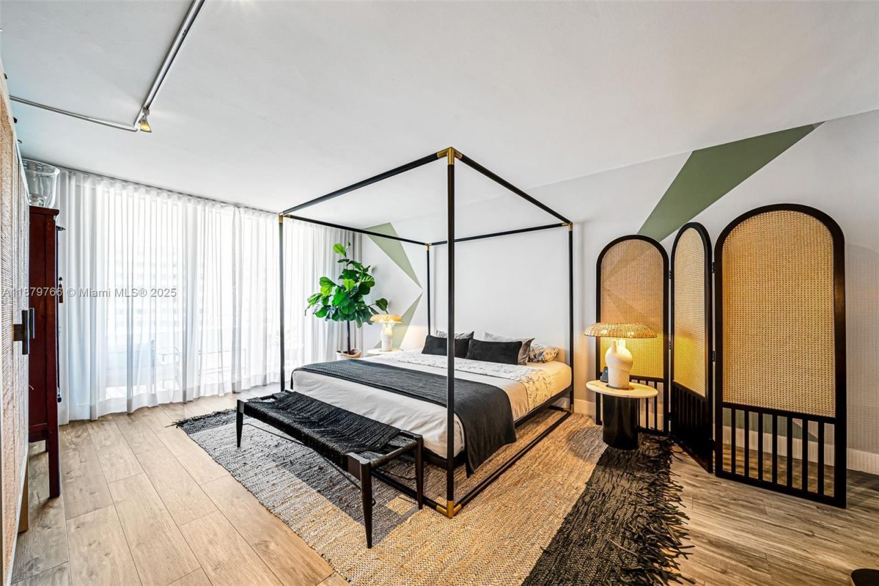 5600 Collins Ave, Unit 12E, Miami Beach, FL 33140 Photo