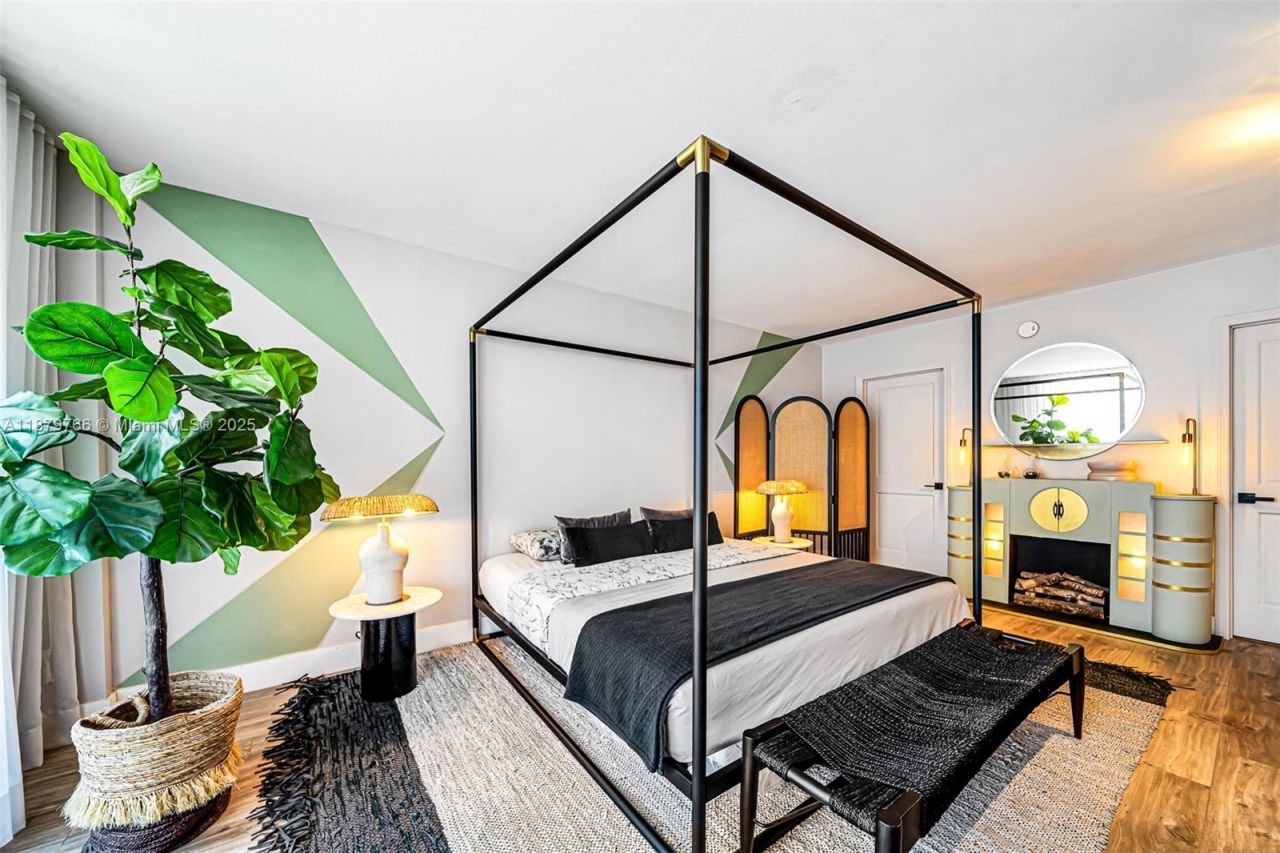 5600 Collins Ave, Unit 12E, Miami Beach, FL 33140 Photo