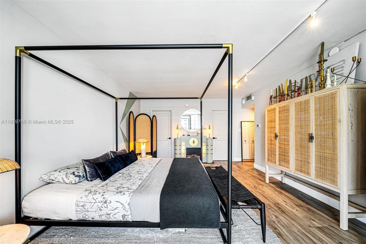 5600 Collins Ave, Unit 12E, Miami Beach, FL 33140 Photo