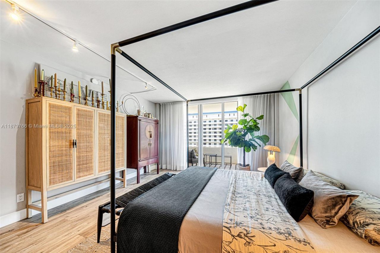 5600 Collins Ave, Unit 12E, Miami Beach, FL 33140 Photo