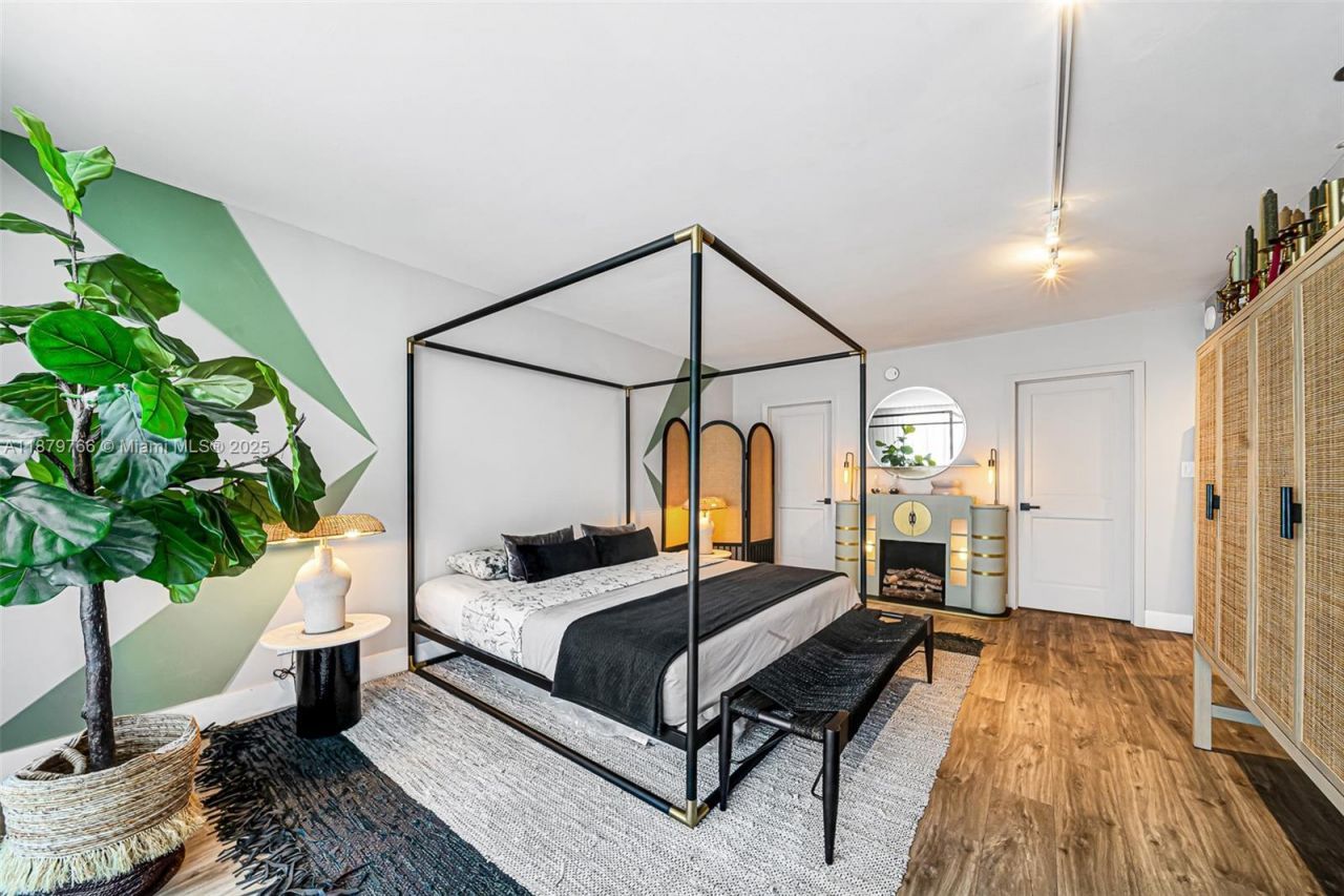 5600 Collins Ave, Unit 12E, Miami Beach, FL 33140 Photo