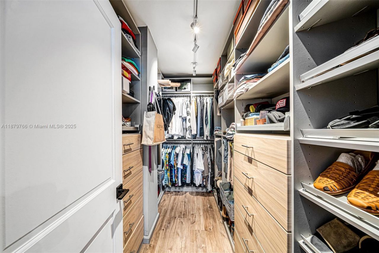 5600 Collins Ave, Unit 12E, Miami Beach, FL 33140 Photo