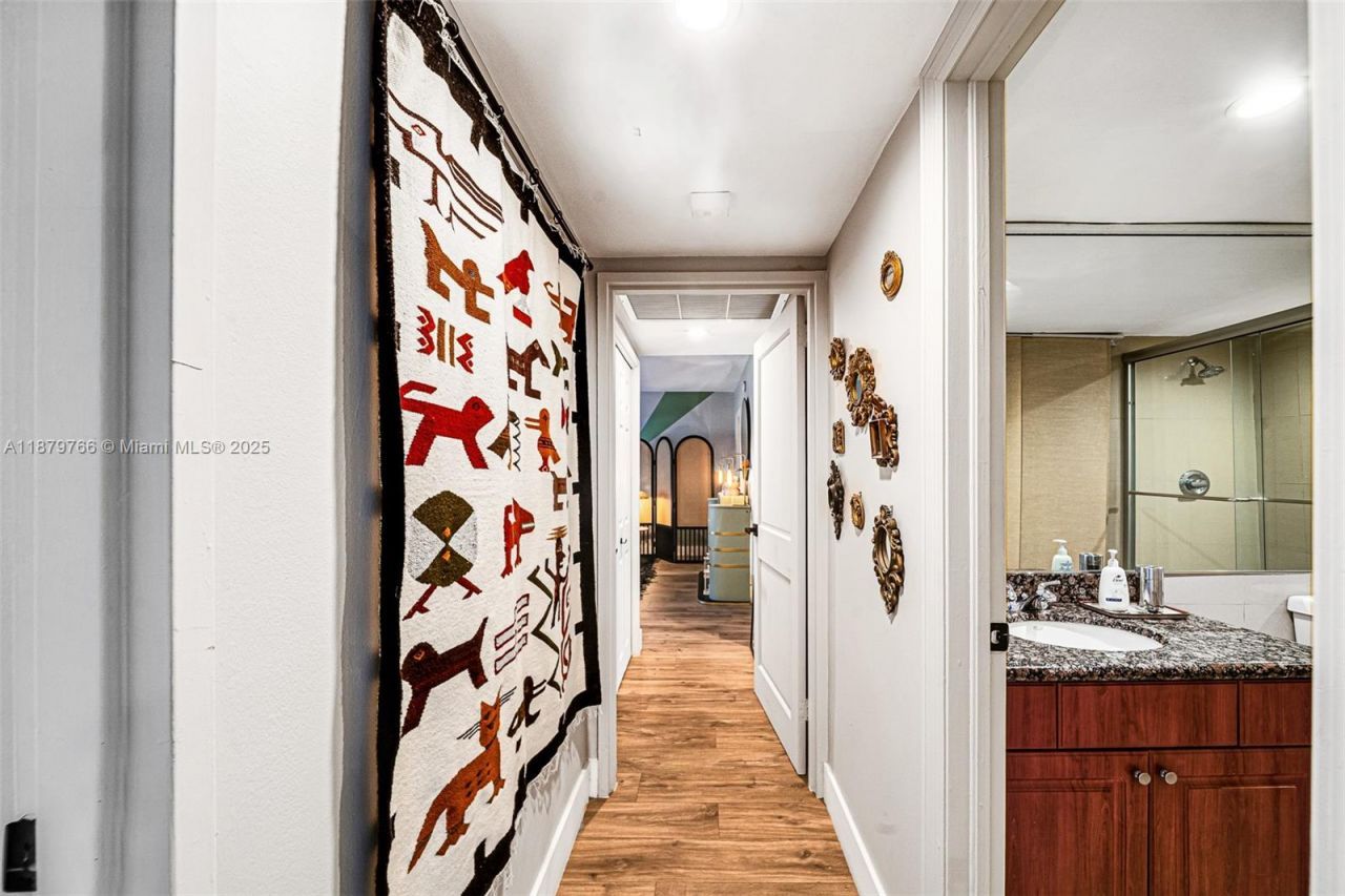 5600 Collins Ave, Unit 12E, Miami Beach, FL 33140 Photo