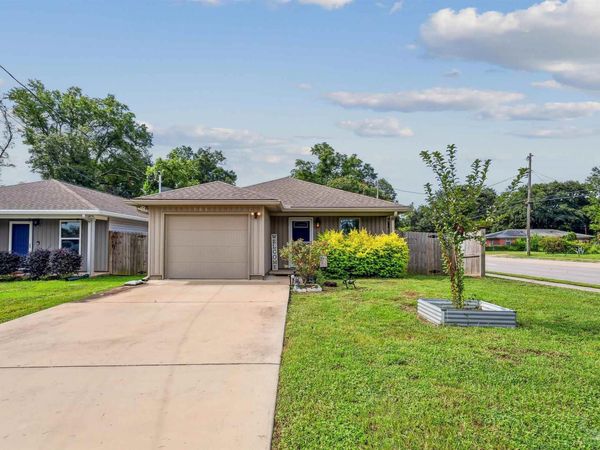 901 E Fisher, Pensacola, FL 32503