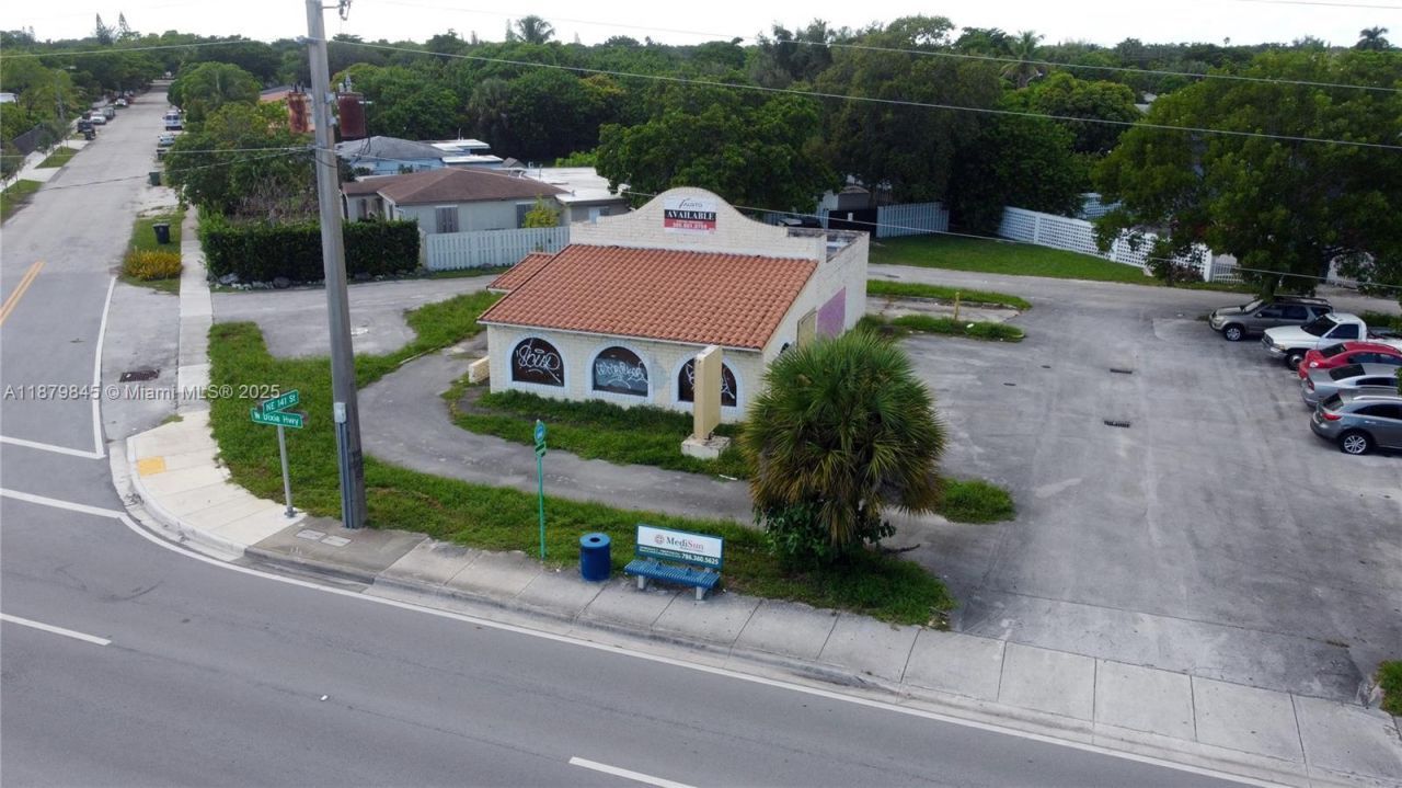 14100 W Dixie Hwy, North Miami, FL 33161 Photo