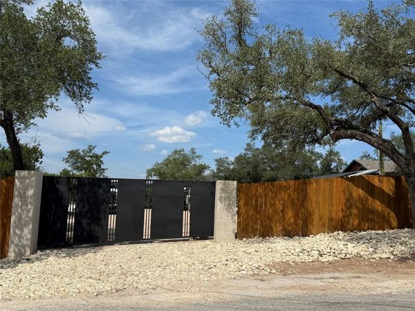 10300 Little Creek CIR, Dripping Springs, TX 78620