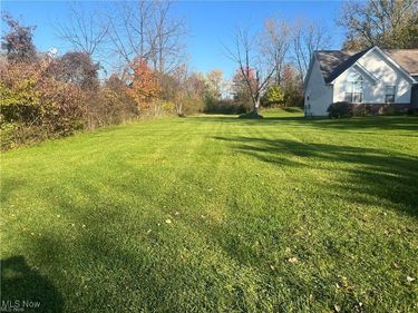 7263 Free Avenue, Oakwood Village, OH 44146