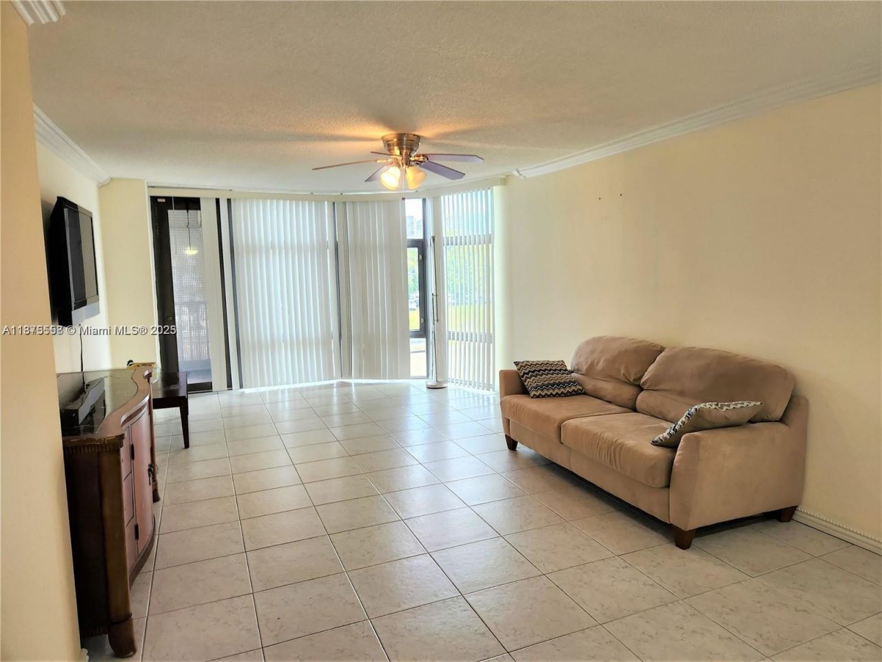 3375 N Country Club Dr, Unit 203, Aventura, FL 33180 Photo