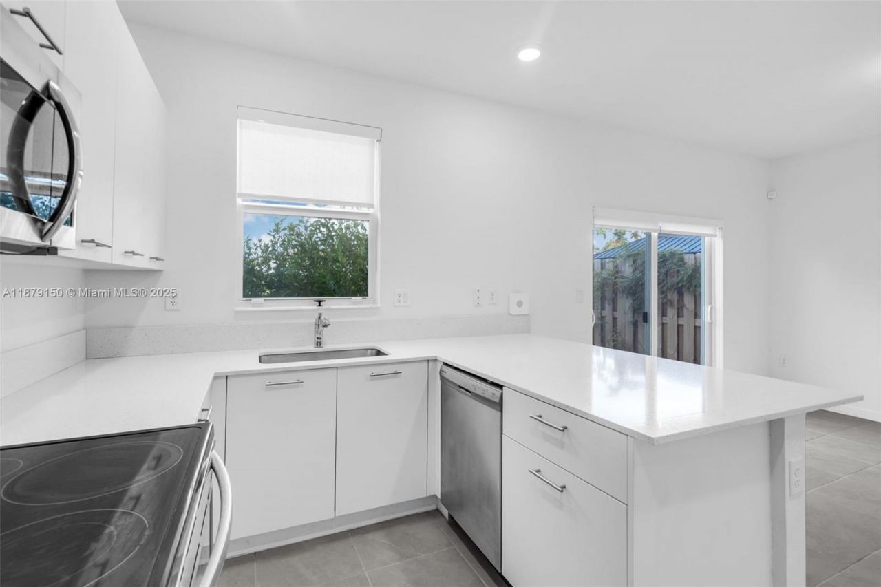 2357 NW 122nd Ter, Miami, FL 33167 Photo