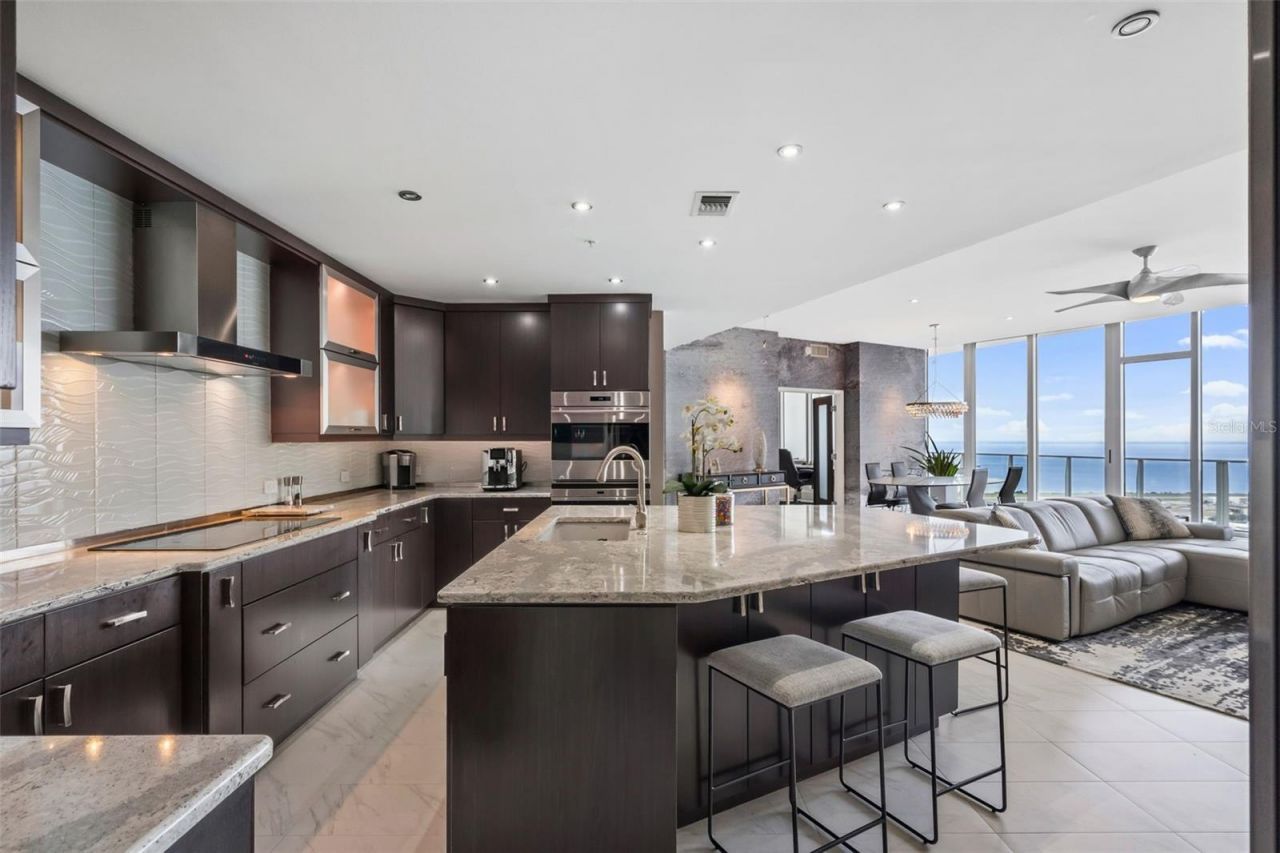 175 1st Street S, Unit 3203, Saint Petersburg, FL 33701 Photo