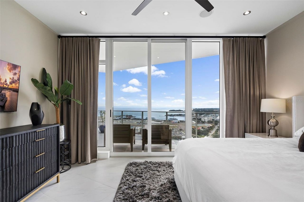 175 1st Street S, Unit 3203, Saint Petersburg, FL 33701 Photo