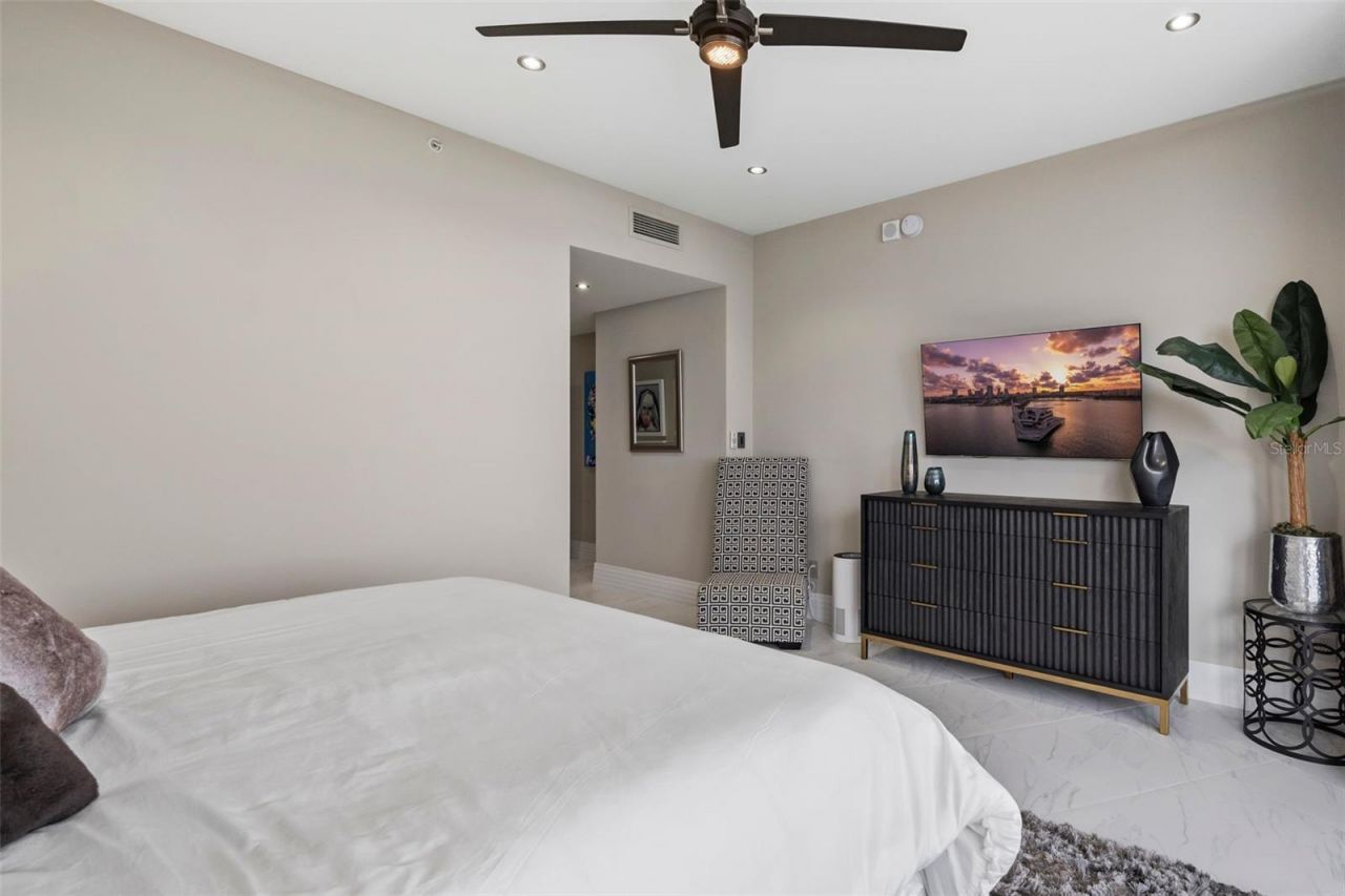 175 1st Street S, Unit 3203, Saint Petersburg, FL 33701 Photo