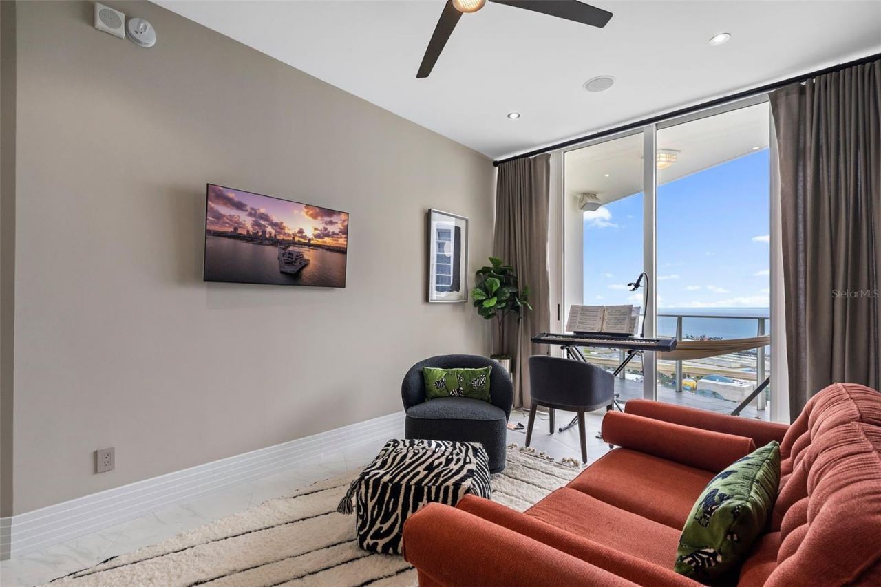 175 1st Street S, Unit 3203, Saint Petersburg, FL 33701 Photo