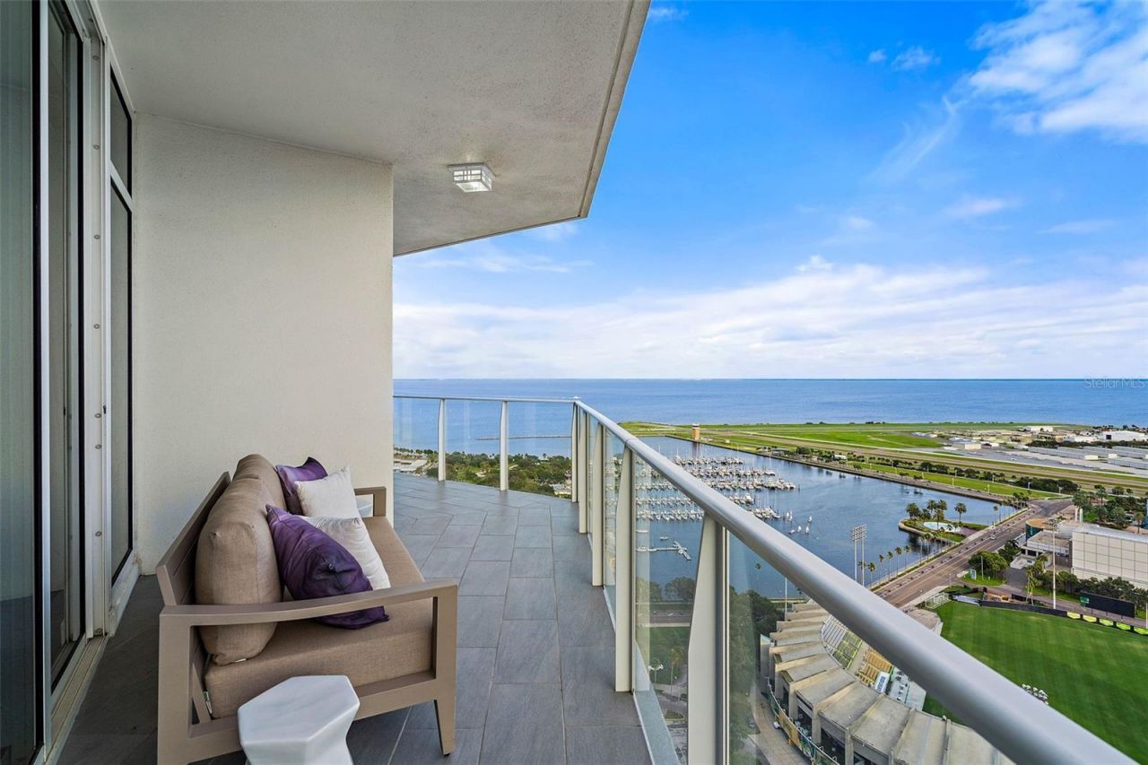 175 1st Street S, Unit 3203, Saint Petersburg, FL 33701 Photo